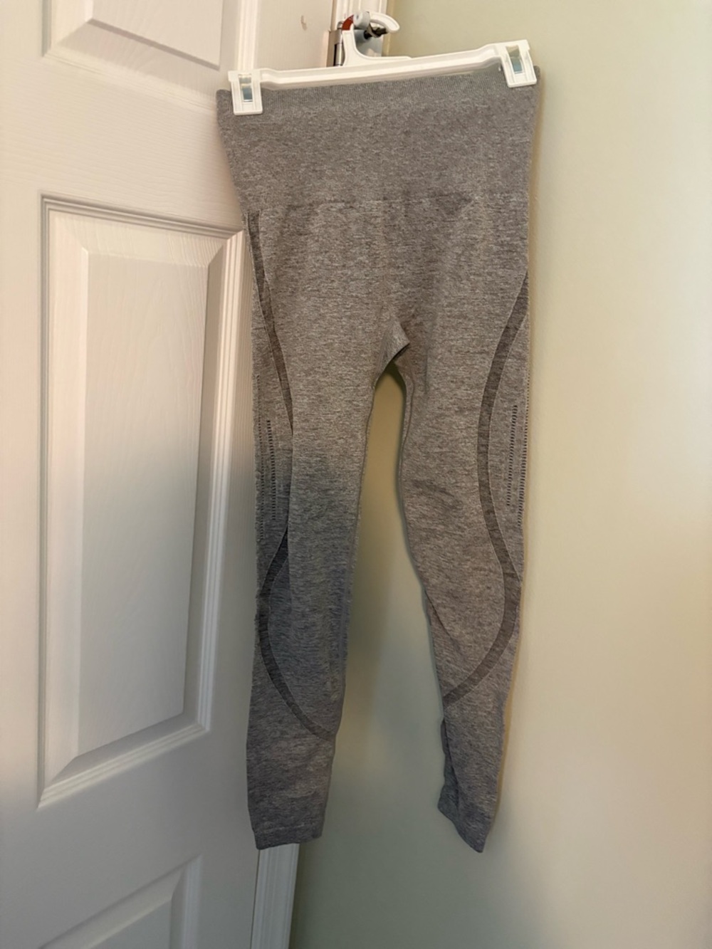 Gray athletic leggings